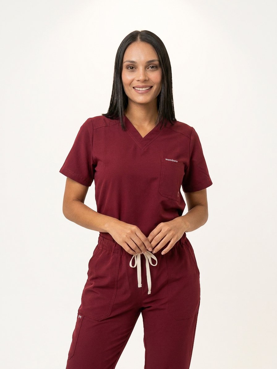 MUMADRWN (7) Uniforme Antifluido Mujer Vinotinto